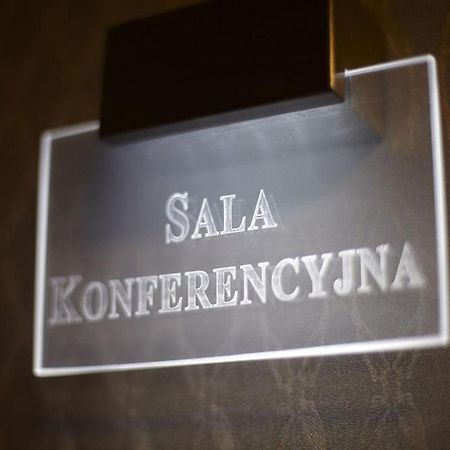 Hotel Maxima Wolanów Exteriér fotografie